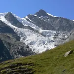Stadel Alpine Comfort شاليه *