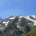 Stadel Alpine Comfort شاليه *